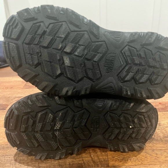 North Face winter boots. Like new. - Picture 2 of 3